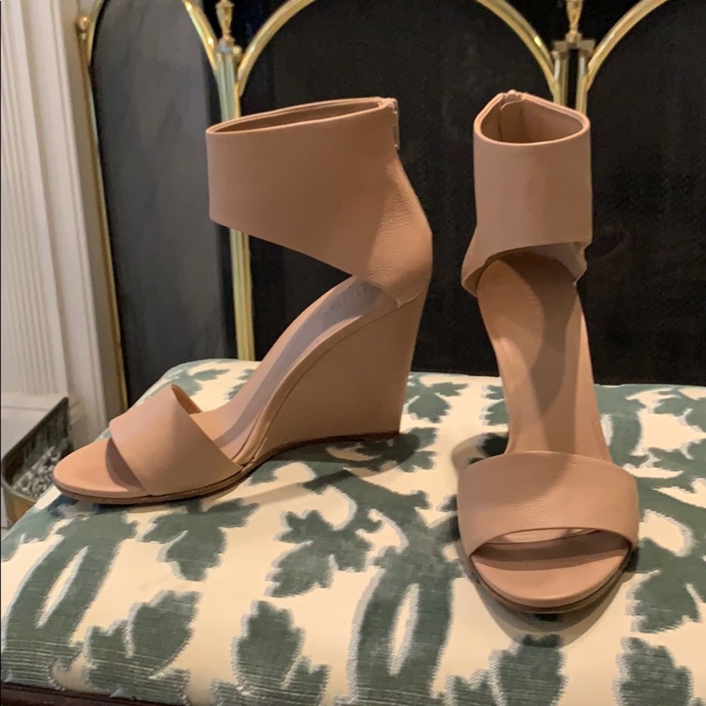 Vince heels in nude